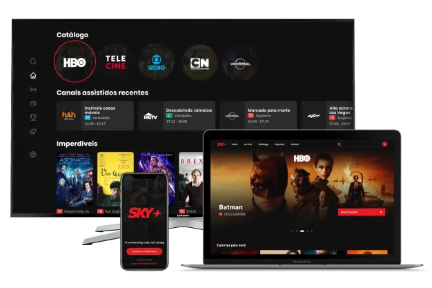 Pessoa assistindo conteúdos em notebook